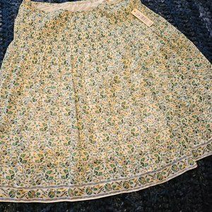 NWT PRETTY! MAX STUDIO skirt!  Pleated slightly and lined!
